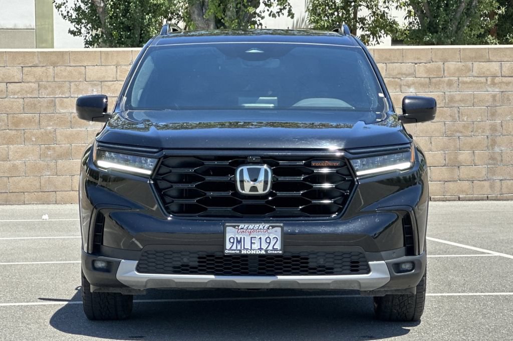 Certified 2025 Honda Pilot TrailSport image 9
