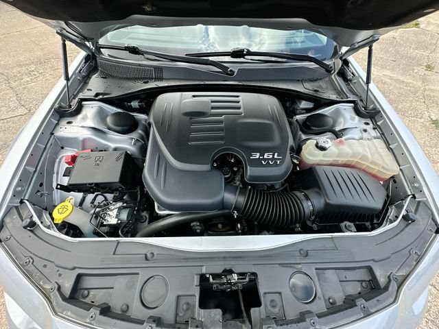 Used 2023 Chrysler 300 Touring w/ Sport Appearance Package RWD image 32