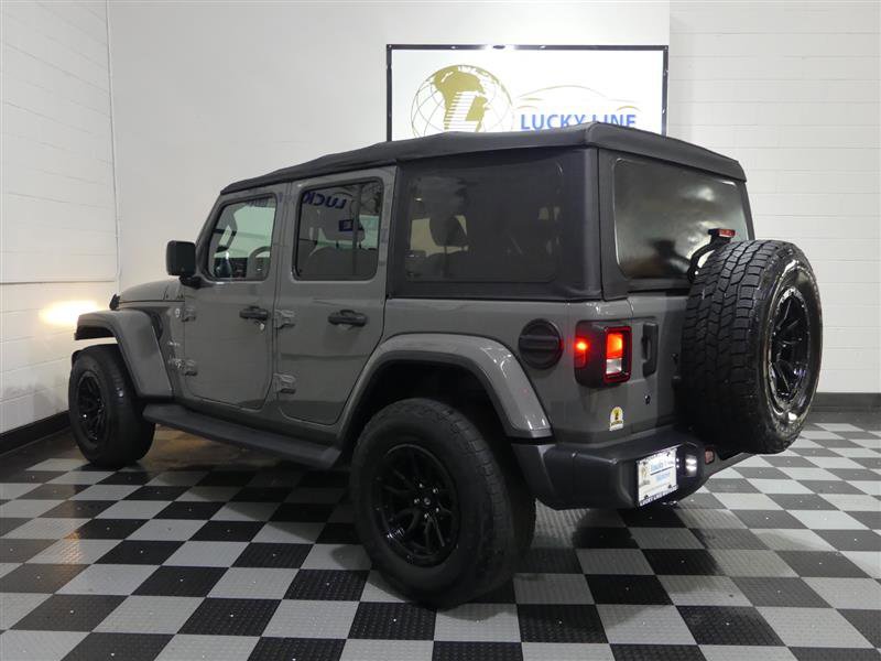 Used 2018 Jeep Wrangler Unlimited Sahara image 11