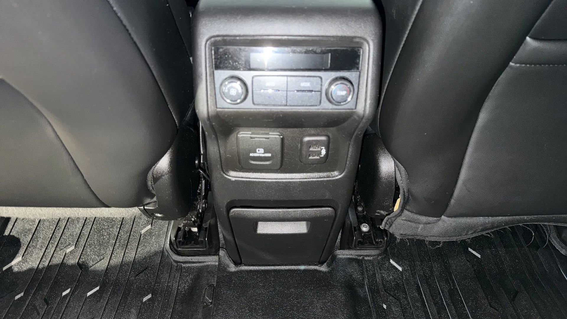 Used 2019 GMC Acadia SLT w/ LPO, Floor Liner Package FWD image 30