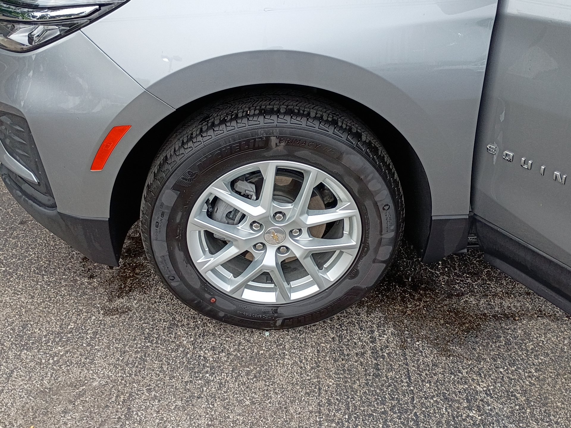 Used 2024 Chevrolet Equinox LS w/ LS Convenience Package FWD image 9