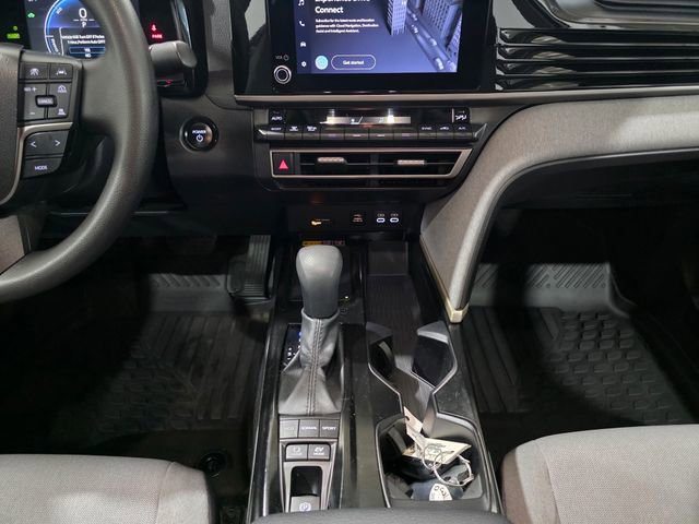 Used 2025 Toyota Camry LE w/ Convenience Package FWD image 20