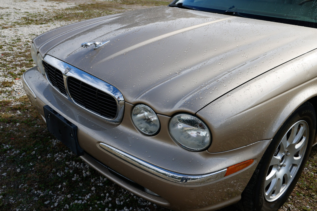 Used 2004 Jaguar XJ8 image 25