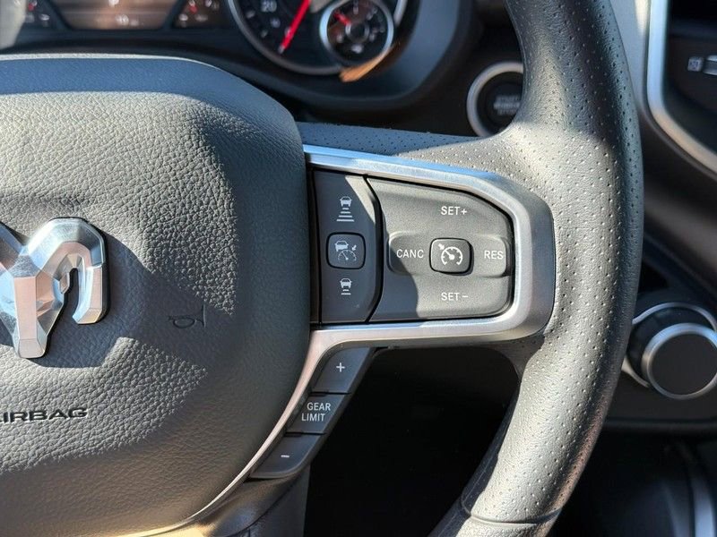 New 2026 RAM 1500 Express AWD/4WD image 17