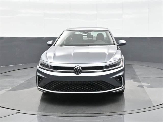 New 2026 Volkswagen Jetta SE image 2