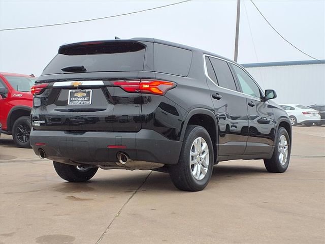 Used 2023 Chevrolet Traverse LS image 4