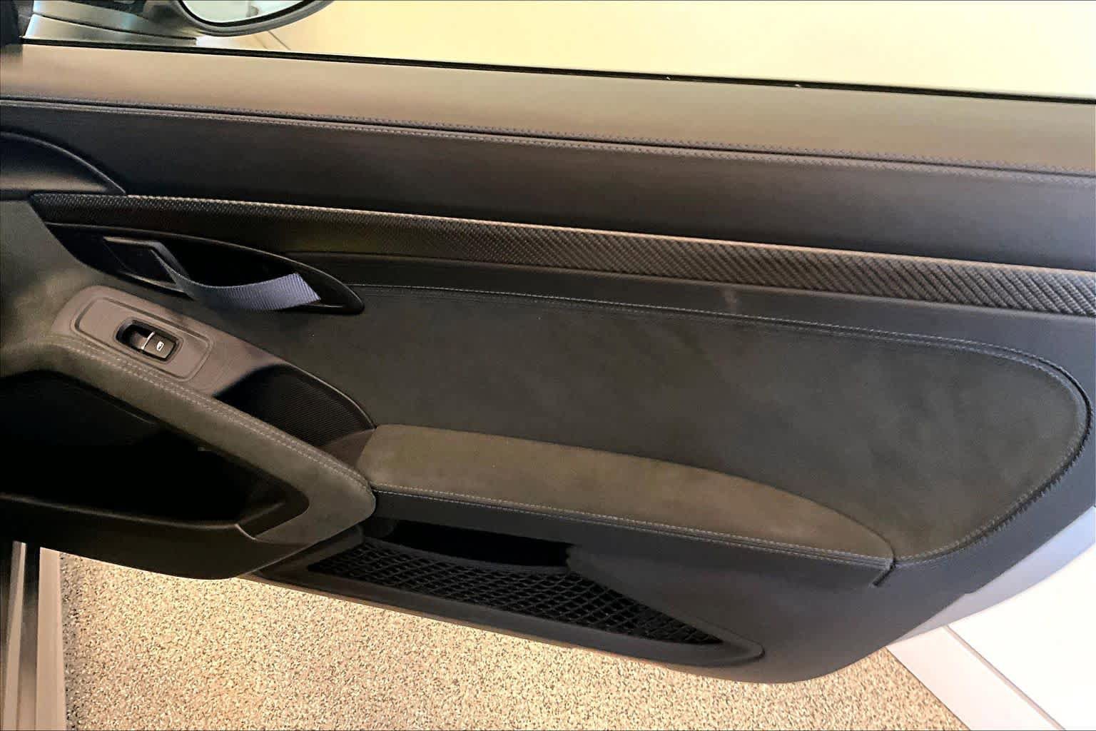 Used 2025 Porsche 718 Cayman GT4 RS RWD image 22