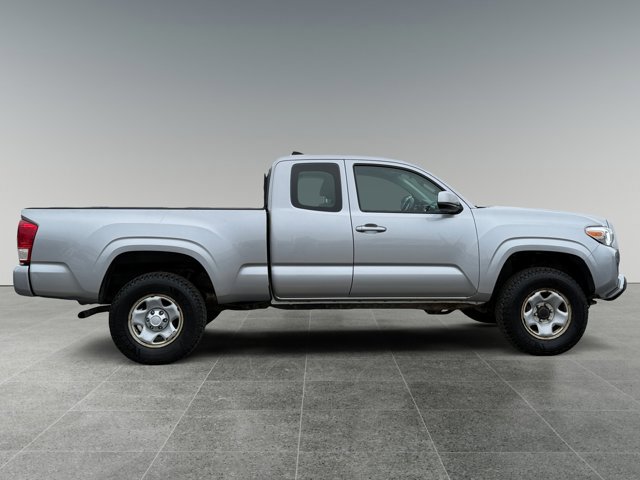 Used 2017 Toyota Tacoma SR image 6