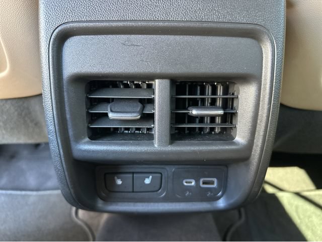 Certified 2024 Cadillac XT4 Luxury w/ Cold Weather Package FWD image 16