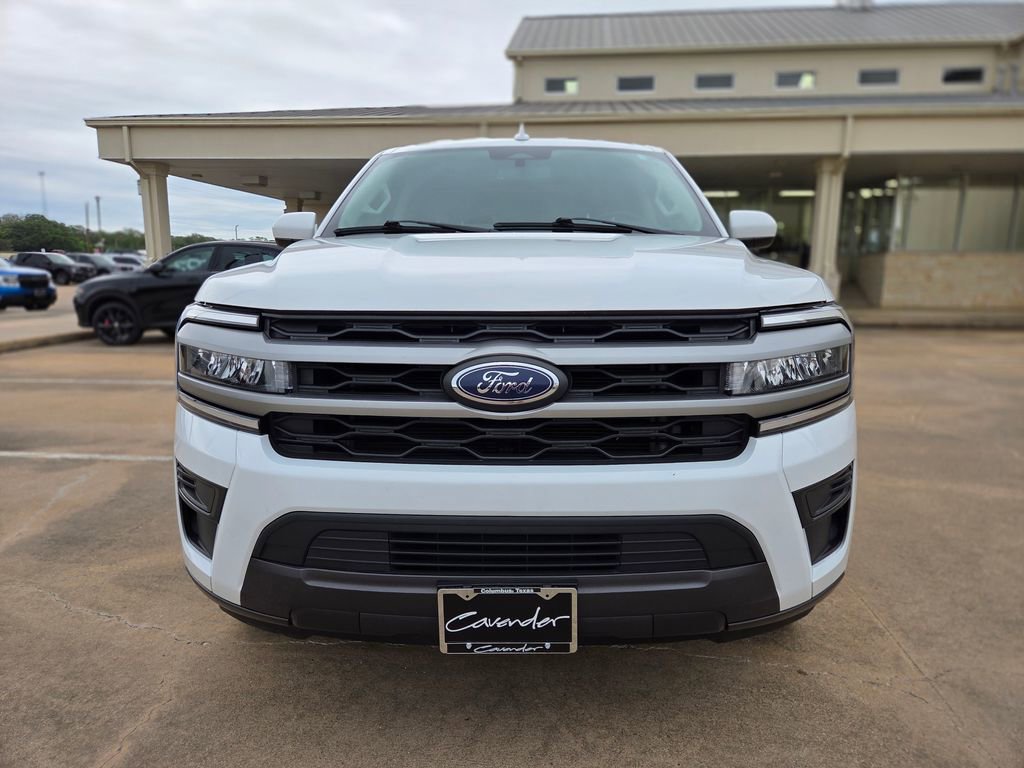 Used 2024 Ford Expedition Max XLT AWD/4WD image 2