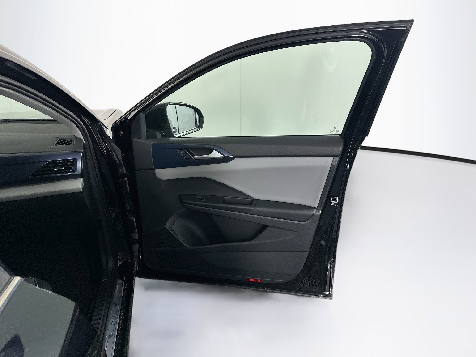 Used 2023 Volkswagen Taos SE FWD image 33