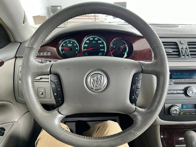 Used 2011 Buick Lucerne CXL FWD image 17
