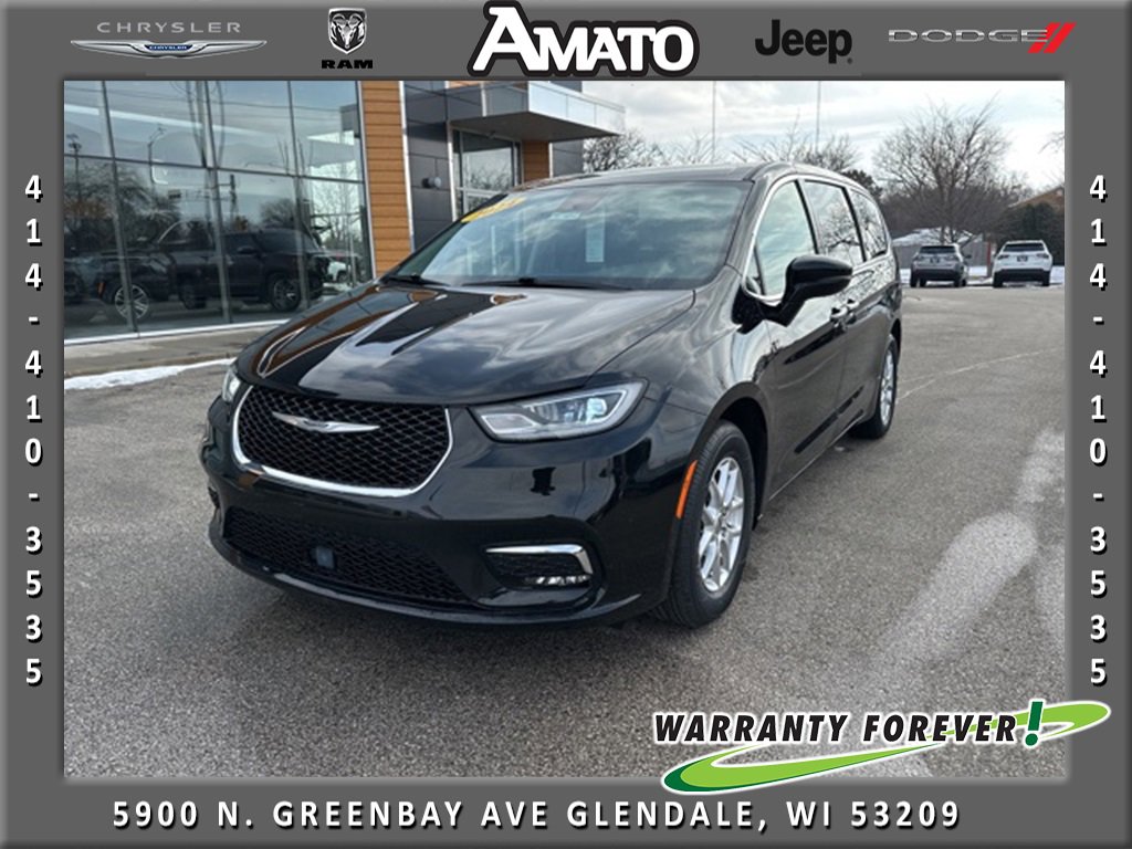 Used 2024 Chrysler Pacifica Touring-L image 1