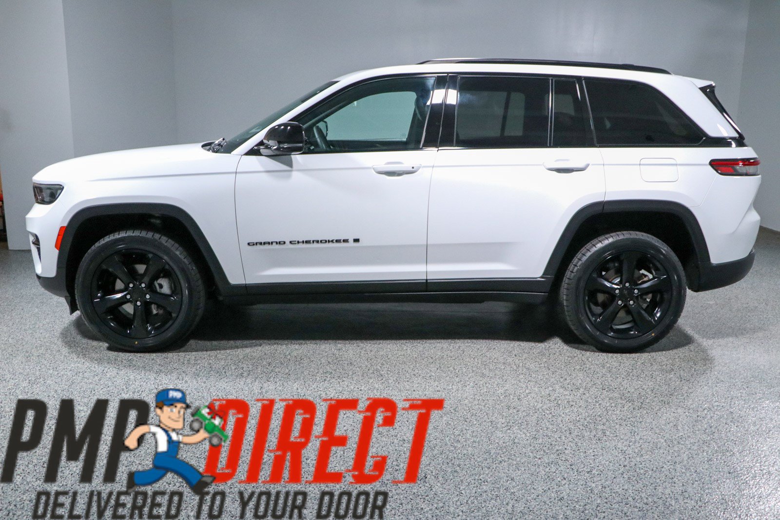 Used 2024 Jeep Grand Cherokee Limited w/ Black Appearance Package AWD/4WD image 10