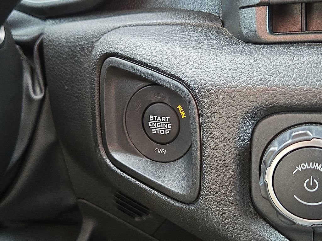 Used 2024 Jeep Wrangler Unlimited image 30