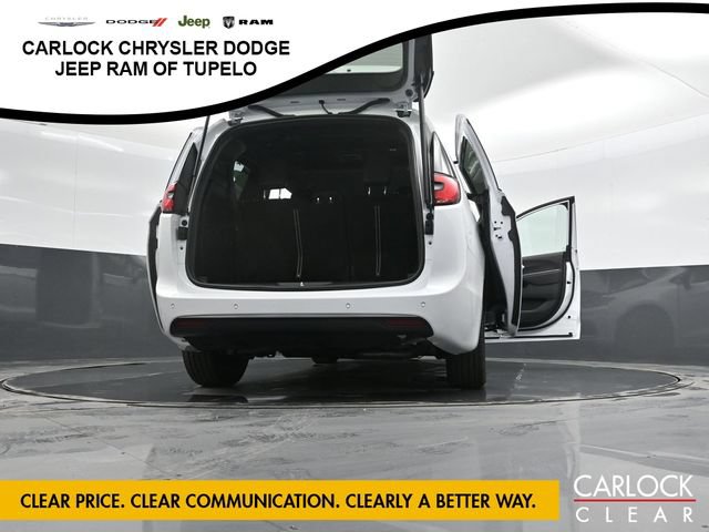New 2026 Chrysler Pacifica Limited w/ Uconnect Theater Family Group FWD image 73