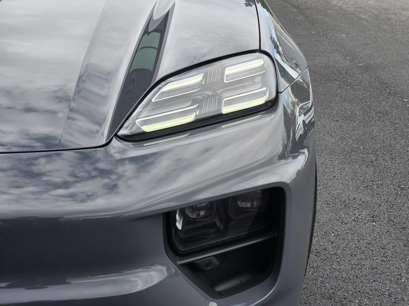 New 2026 Porsche Macan 4 Electric AWD/4WD image 12