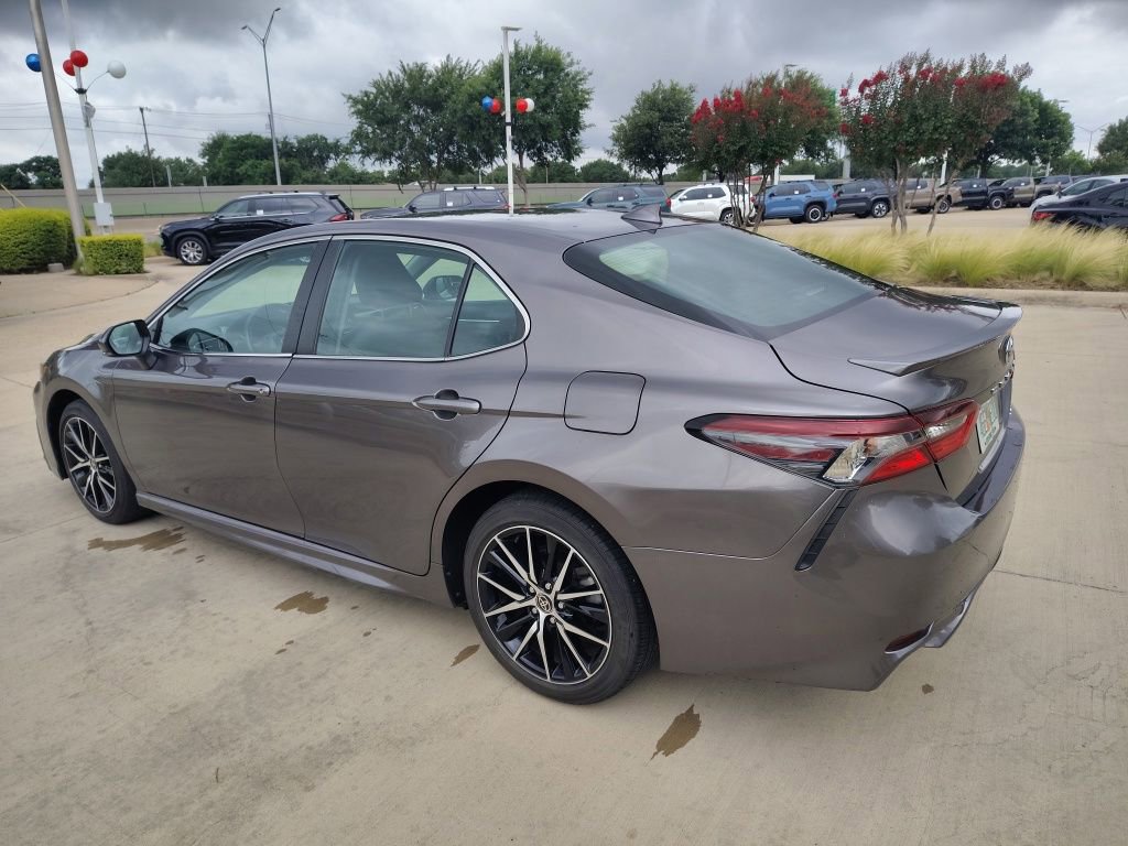 Used 2024 Toyota Camry SE FWD image 7