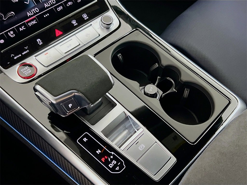 New 2026 Audi RS Q8 performance image 18