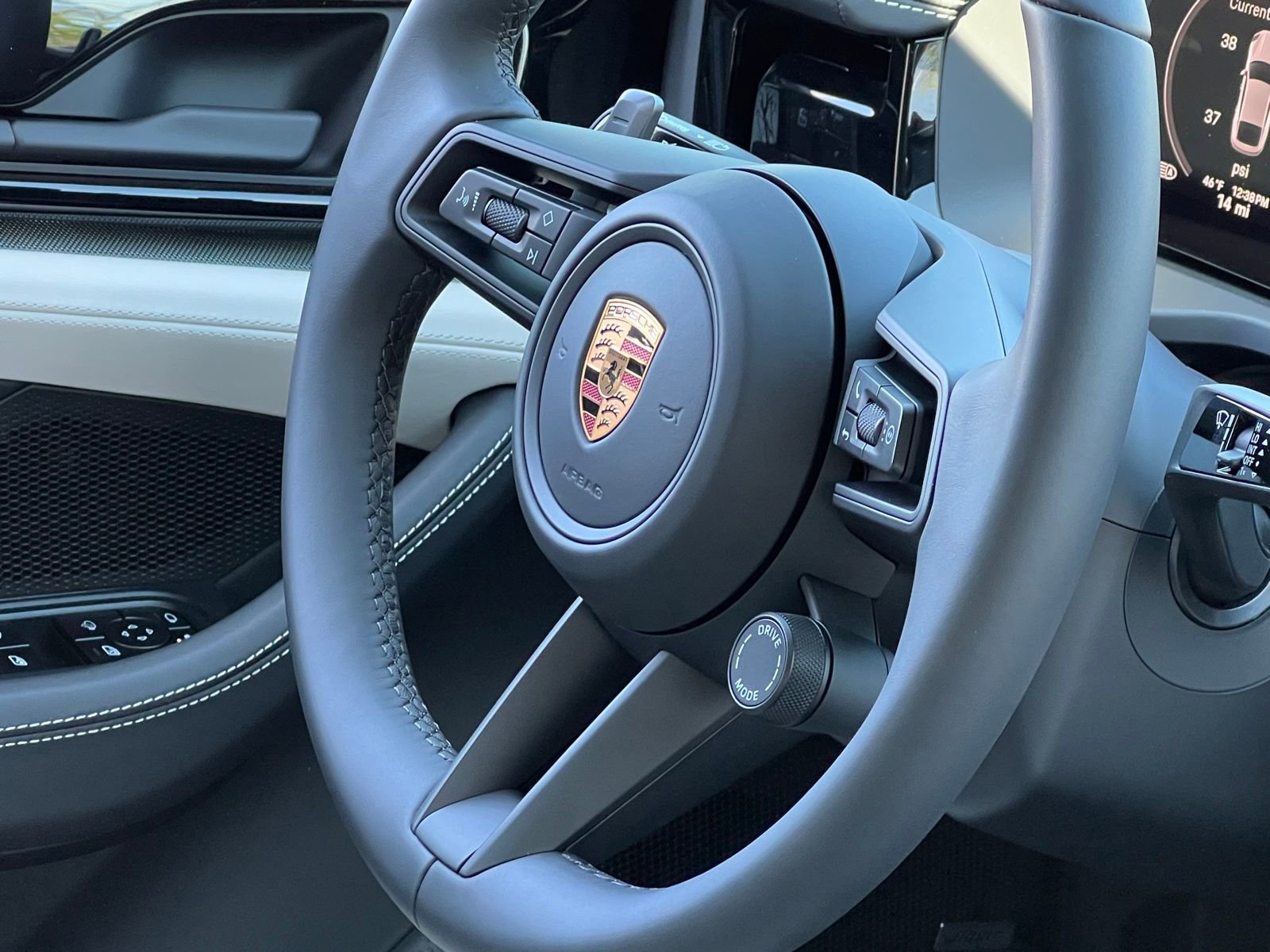 New 2026 Porsche Panamera 4 image 23