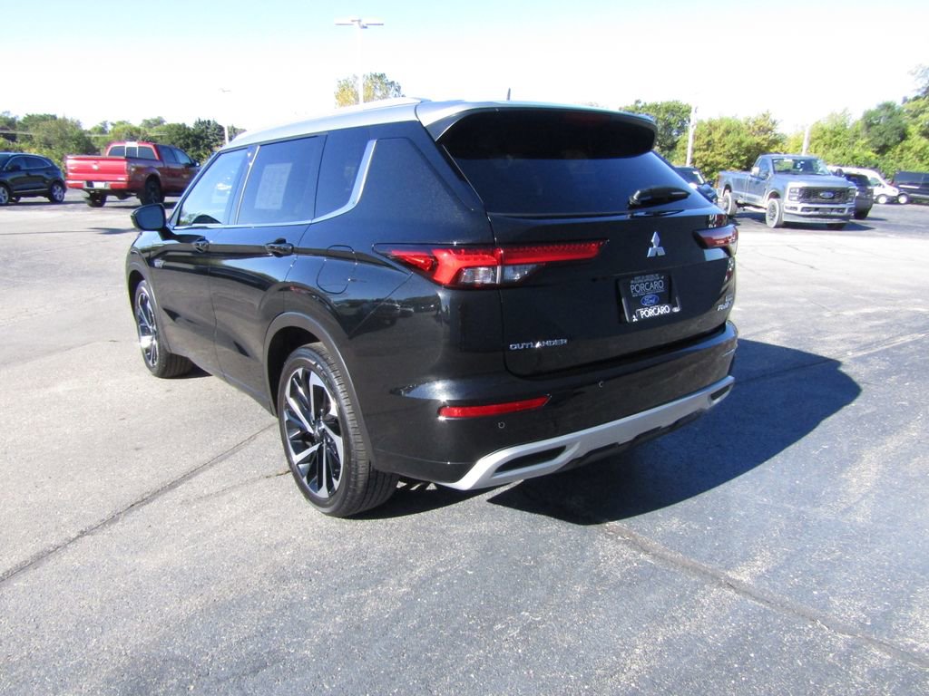 Used 2024 Mitsubishi Outlander SEL Black Edition image 5