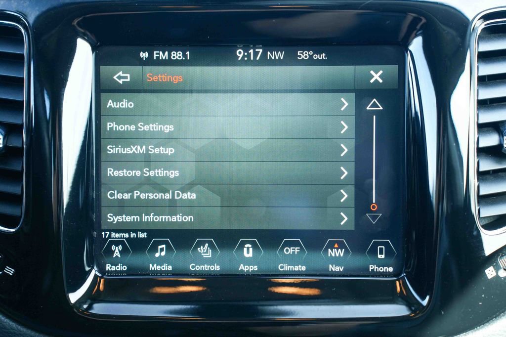 Used 2018 Jeep Compass Limited w/ Navigation Group AWD/4WD image 34