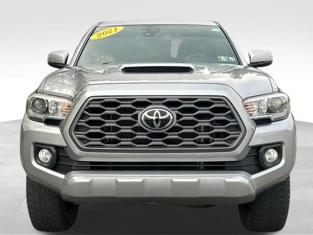 Used 2021 Toyota Tacoma TRD Sport AWD/4WD image 9