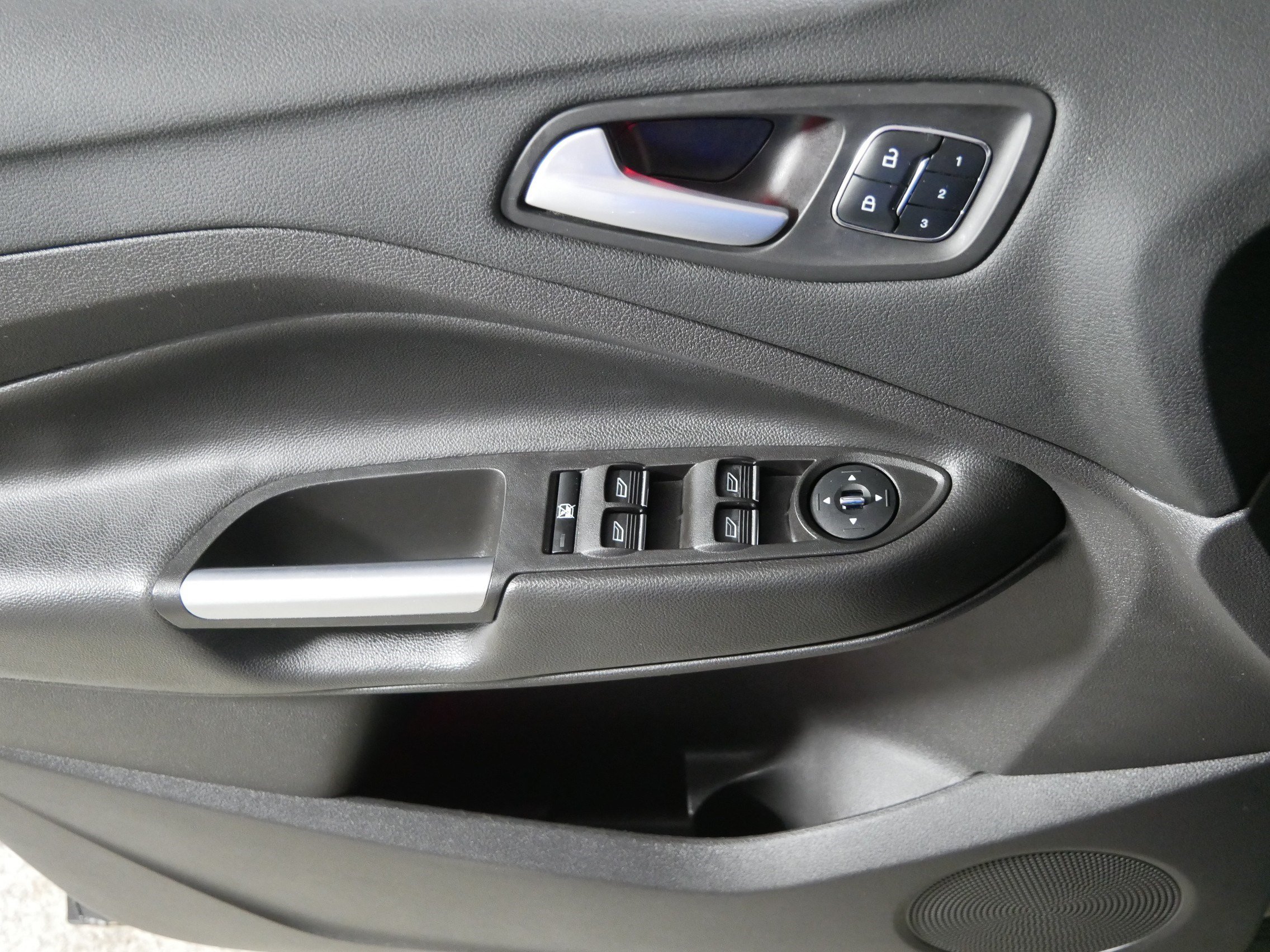 Used 2016 Ford Escape Titanium FWD image 19