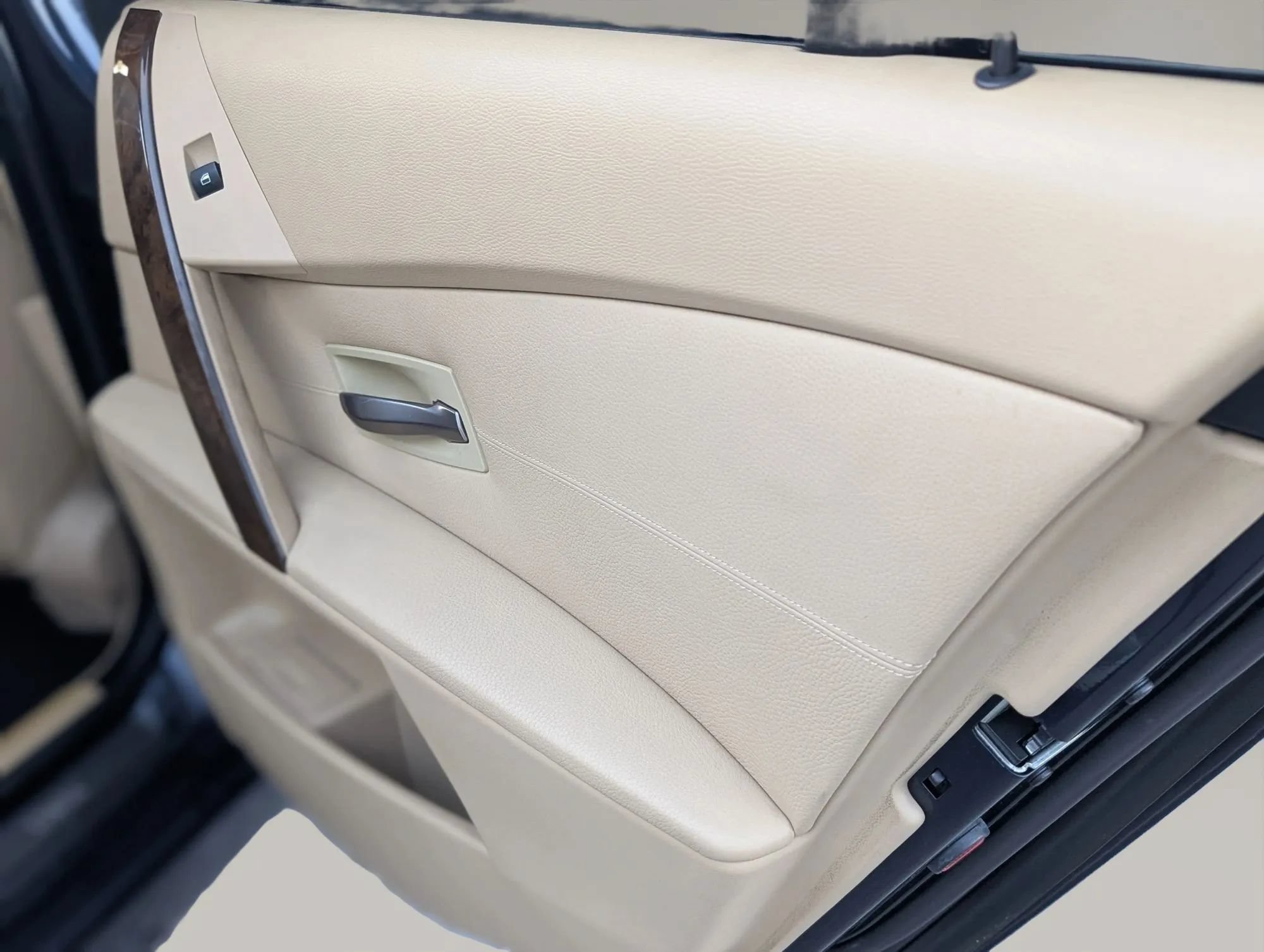 Used 2007 BMW 530xi Sedan AWD/4WD image 23