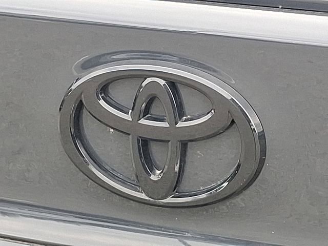 Used 2025 Toyota Camry SE image 28