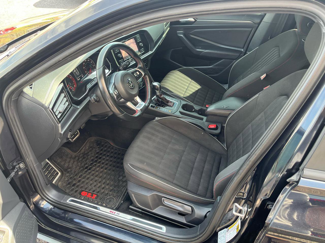 Used 2019 Volkswagen Jetta GLI image 19