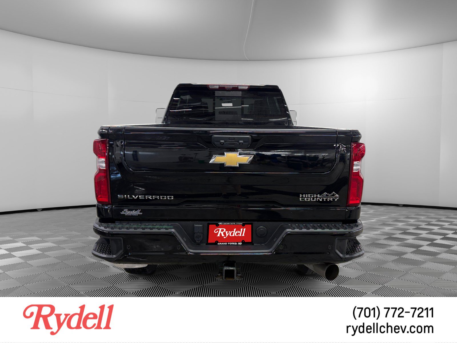 Used 2024 Chevrolet Silverado 3500 High Country w/ High Country Premium Package AWD/4WD image 4
