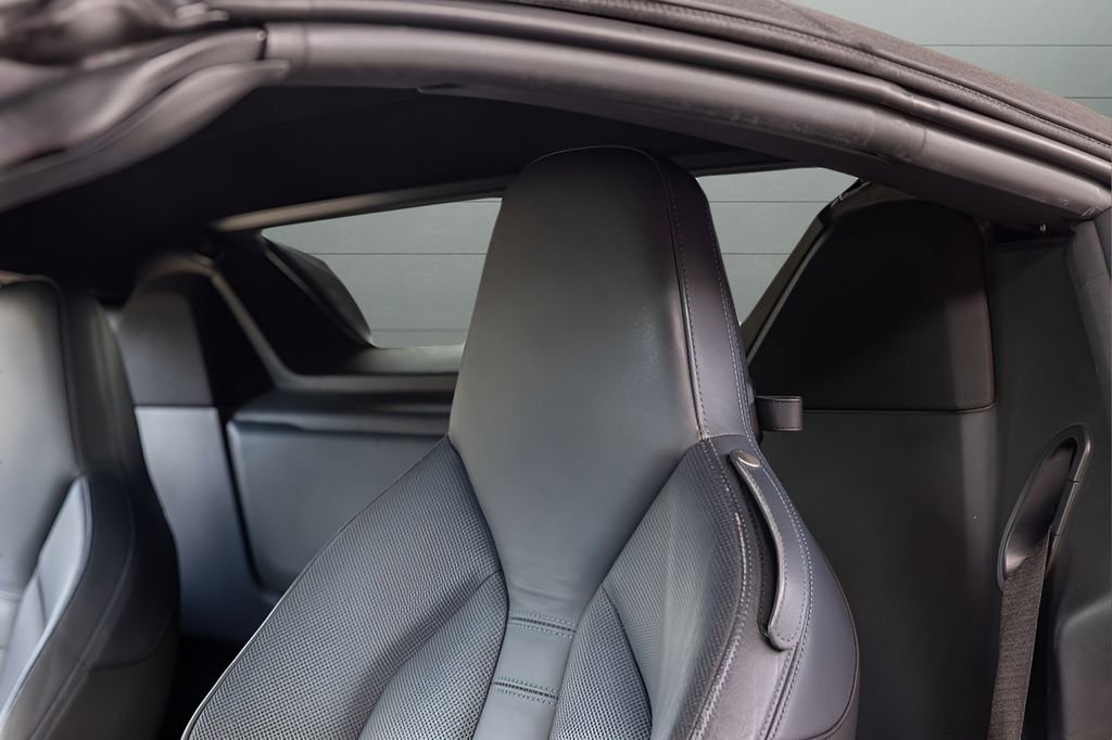 Used 2019 BMW i8 Roadster AWD/4WD image 39