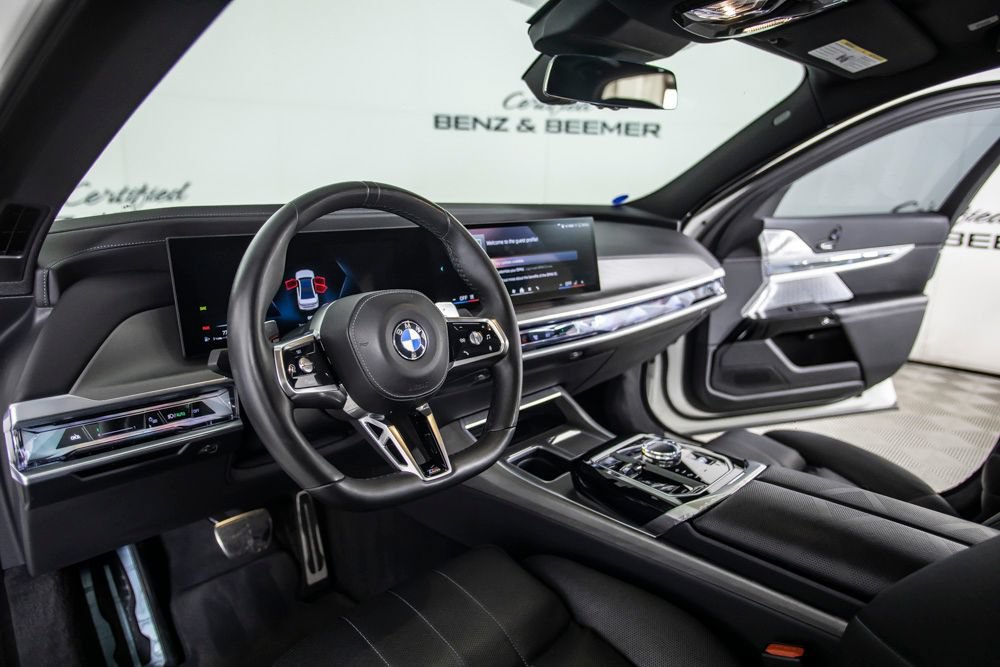 Used 2023 BMW 760i xDrive w/ Executive Package AWD/4WD image 20