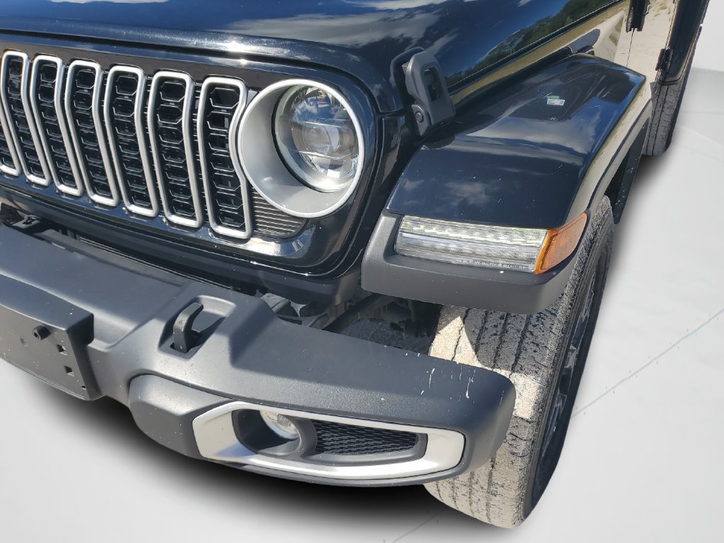 Used 2025 Jeep Wrangler Unlimited Sahara AWD/4WD image 26