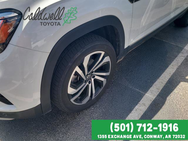 Used 2022 Volkswagen Atlas Cross Sport SEL image 2