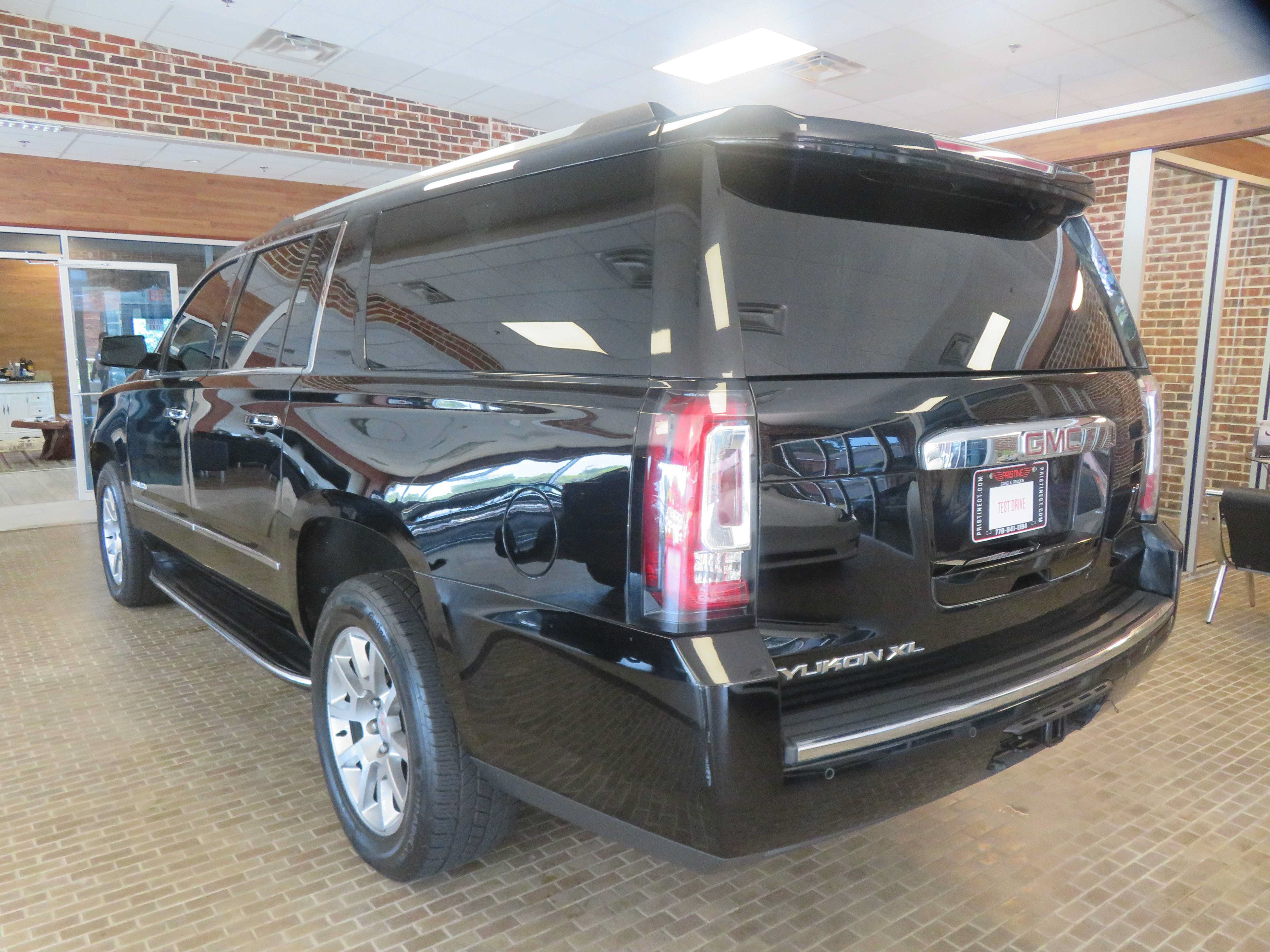 Used 2019 GMC Yukon XL Denali AWD/4WD image 82
