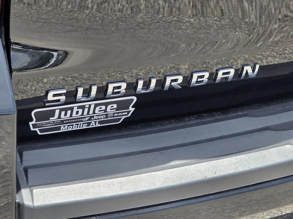 Used 2019 Chevrolet Suburban LT RWD image 34