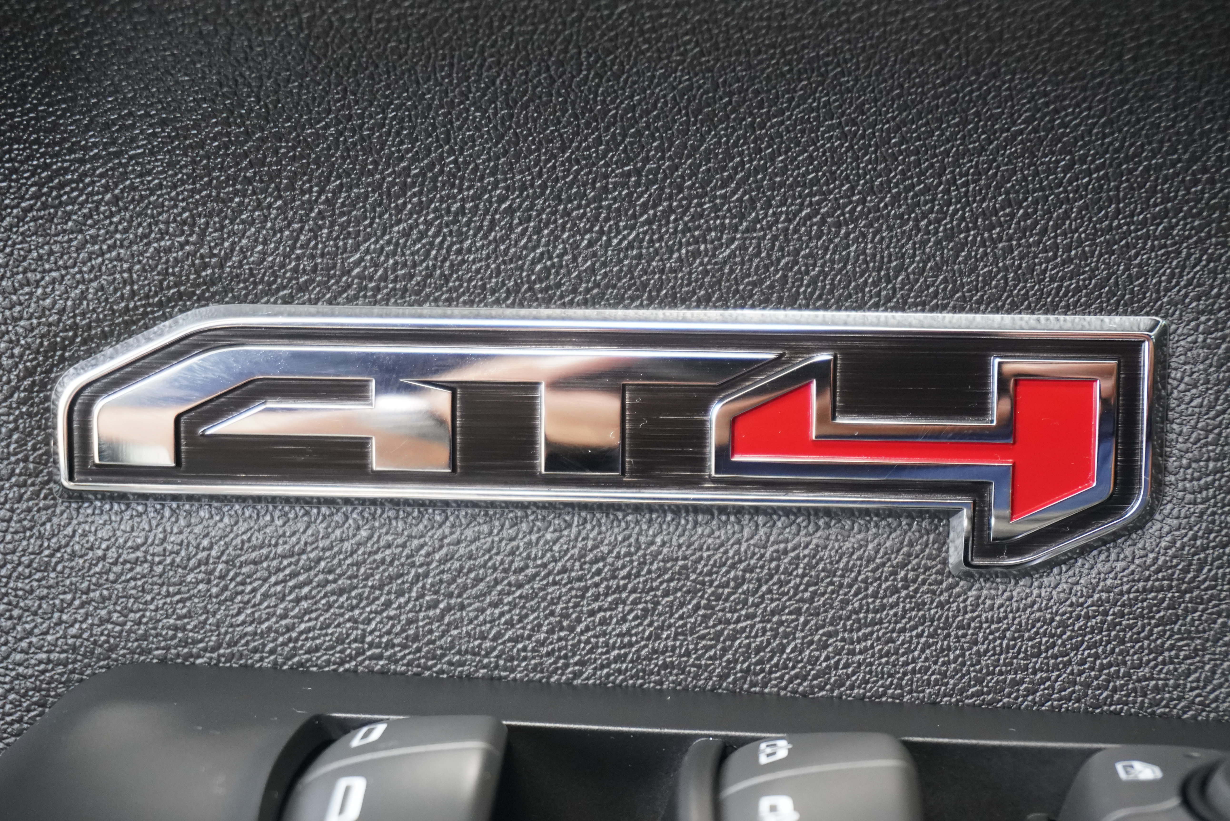 Used 2024 GMC Sierra 1500 AT4 w/ Technology Package AWD/4WD image 11