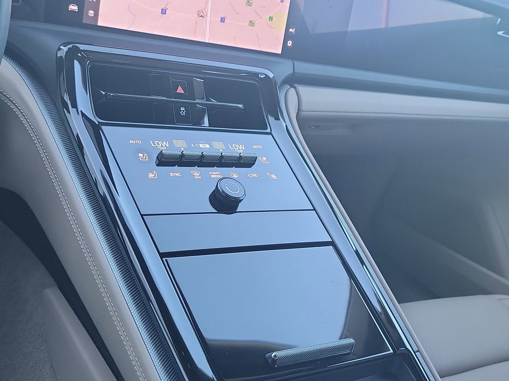 Used 2025 Porsche Panamera 4 image 24