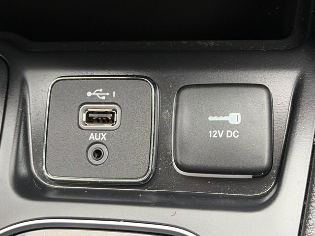 Used 2022 Jeep Cherokee Limited w/ Elite Package AWD/4WD image 59