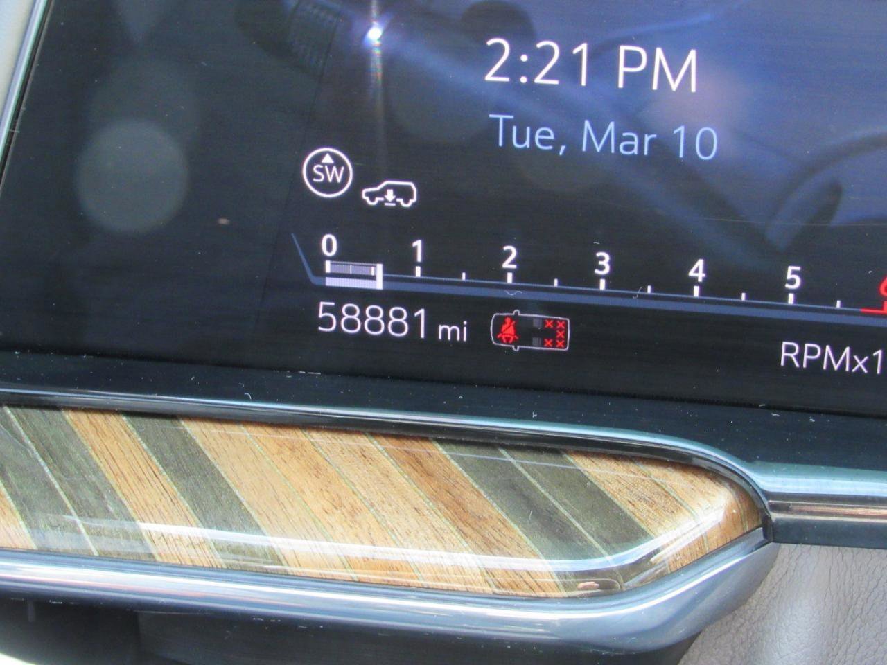 Used 2021 Cadillac Escalade Premium Luxury Platinum image 6