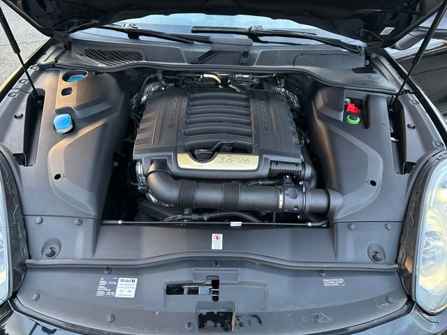 Used 2016 Porsche Cayenne image 30