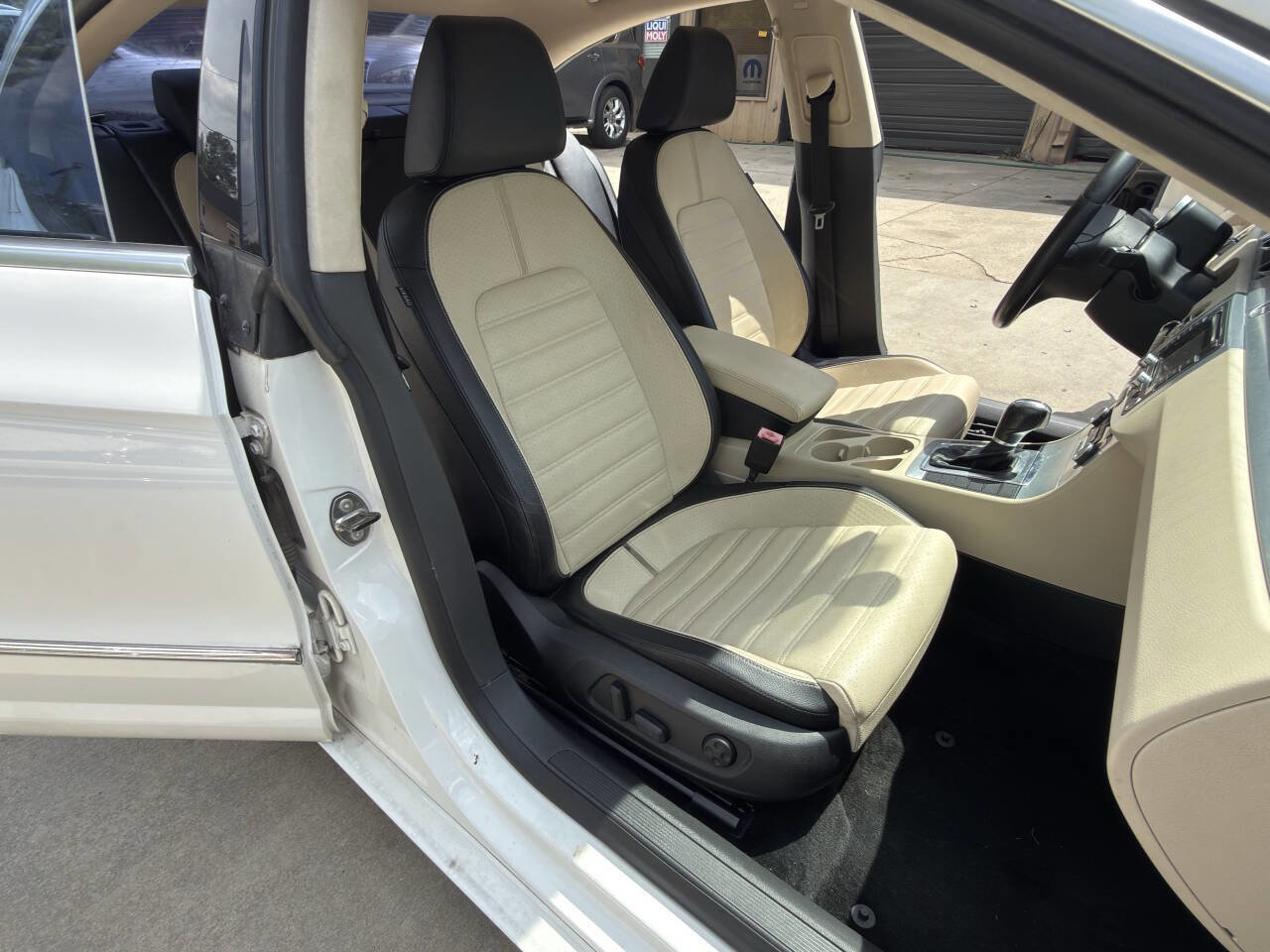 Used 2012 Volkswagen CC Lux Limited FWD image 32