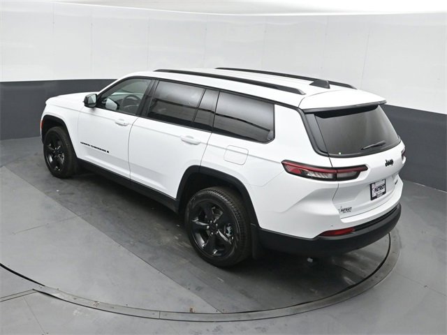 New 2025 Jeep Grand Cherokee L Limited w/ Black Appearance Package image 36