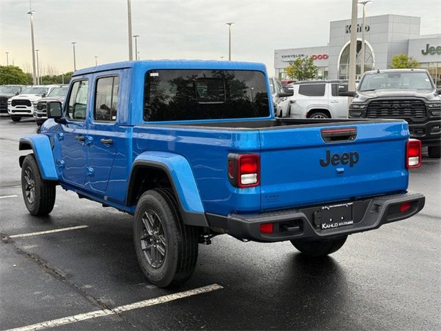 New 2025 Jeep Gladiator Sport image 5