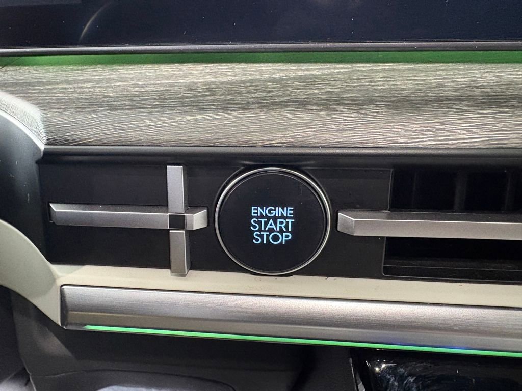 Used 2024 Hyundai Santa Fe Calligraphy image 22