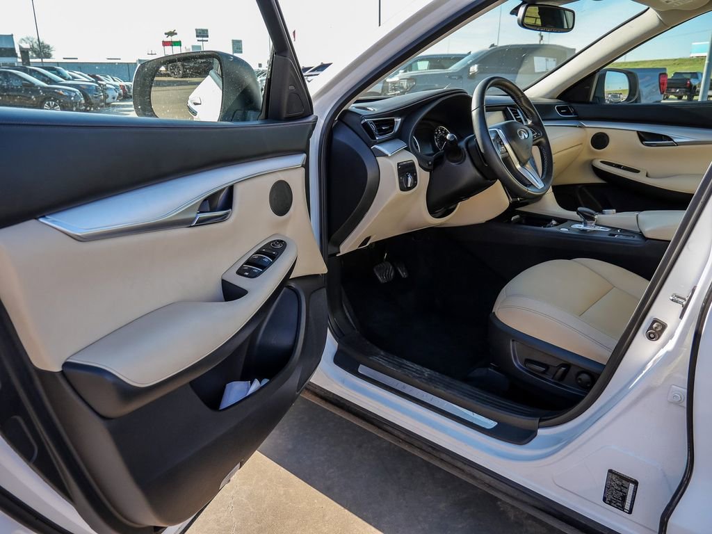 Used 2019 INFINITI QX50 Luxe w/ Navigation Package image 32