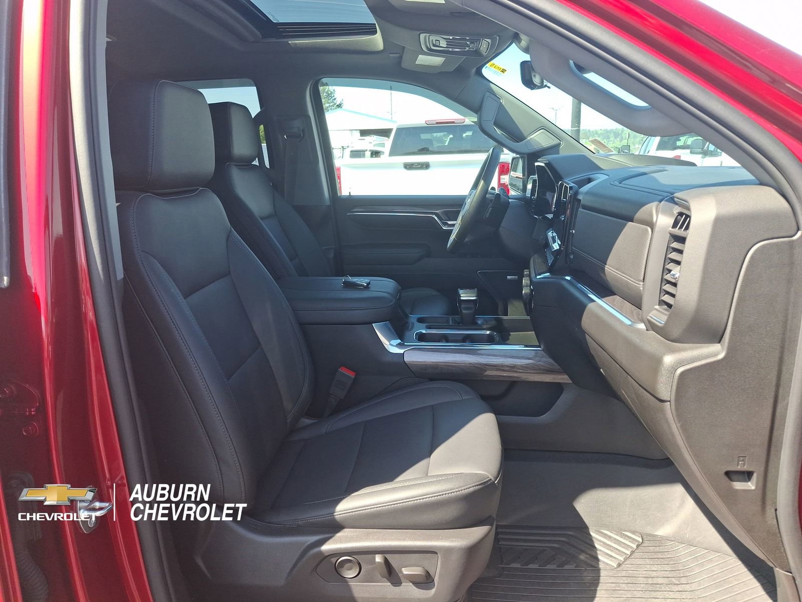 Certified 2024 Chevrolet Silverado 1500 LTZ AWD/4WD image 24