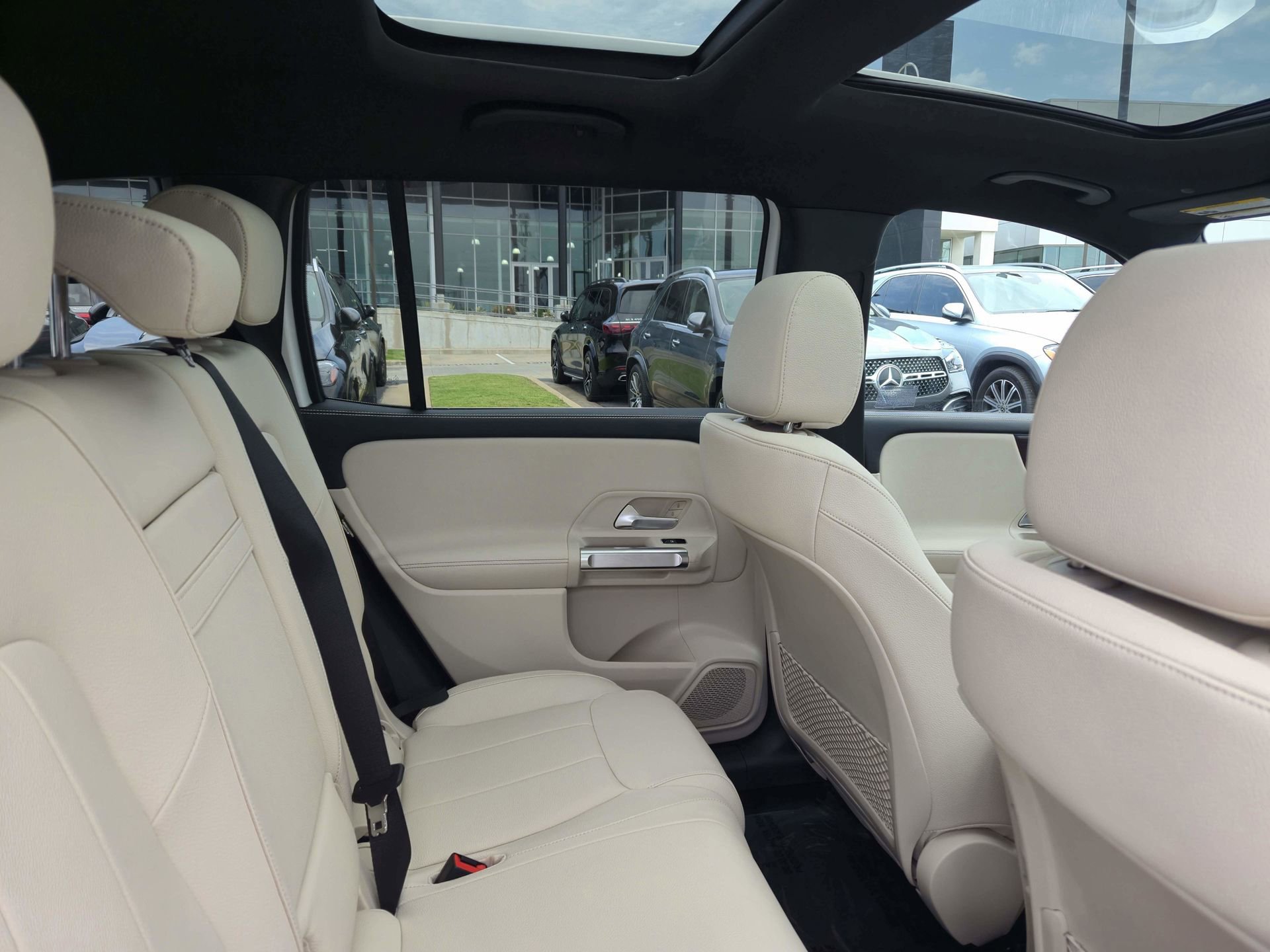 Certified 2025 Mercedes-Benz GLB 250 image 6